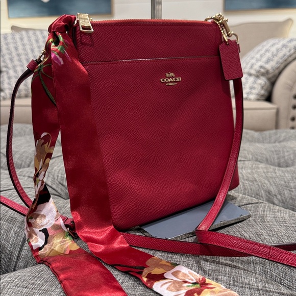 Coach Bag Kitt Messenger Red Leather Crossbody - Picture 3 of 17